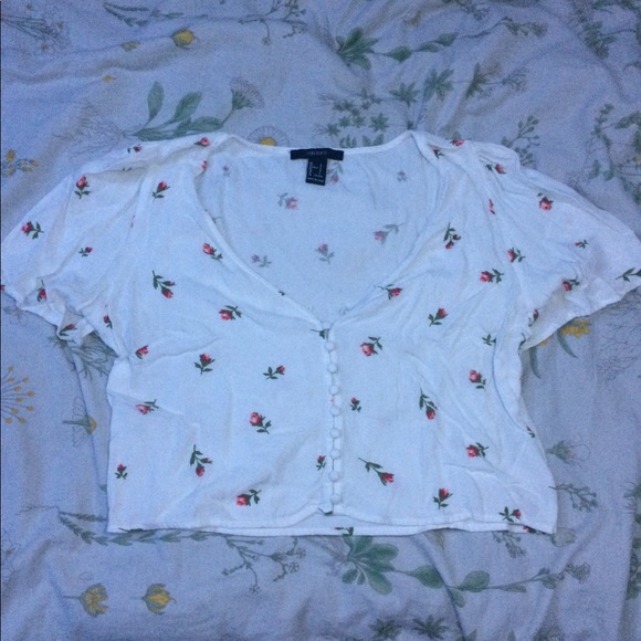 Forever 21 Flower Crop Top in a size Large - Picture 1 of 3